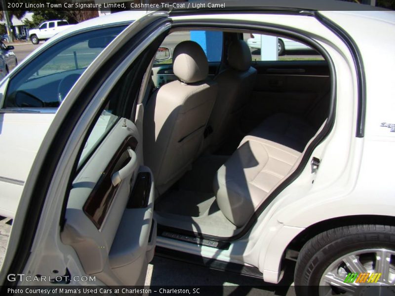 Cashmere Tri-Coat / Light Camel 2007 Lincoln Town Car Signature Limited