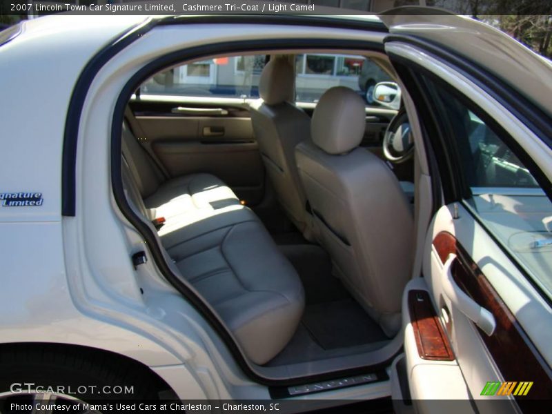 Cashmere Tri-Coat / Light Camel 2007 Lincoln Town Car Signature Limited