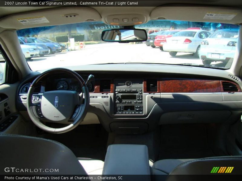 Cashmere Tri-Coat / Light Camel 2007 Lincoln Town Car Signature Limited