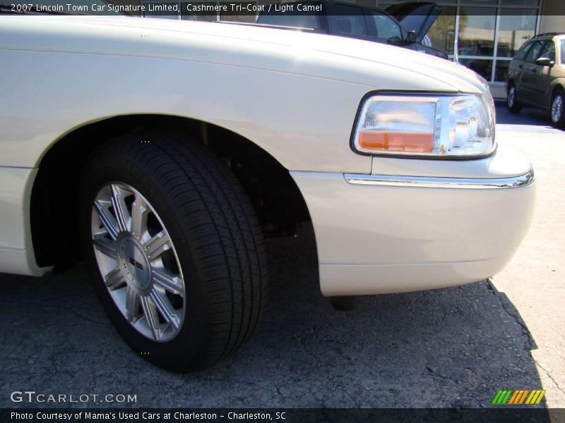 Cashmere Tri-Coat / Light Camel 2007 Lincoln Town Car Signature Limited