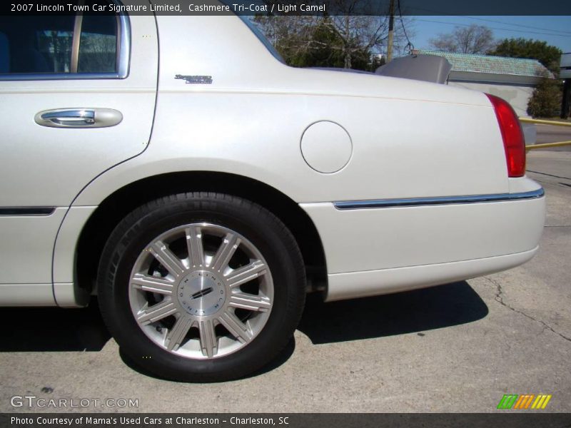 Cashmere Tri-Coat / Light Camel 2007 Lincoln Town Car Signature Limited