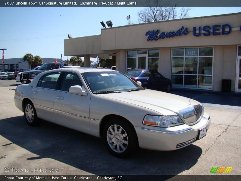 Cashmere Tri-Coat / Light Camel 2007 Lincoln Town Car Signature Limited