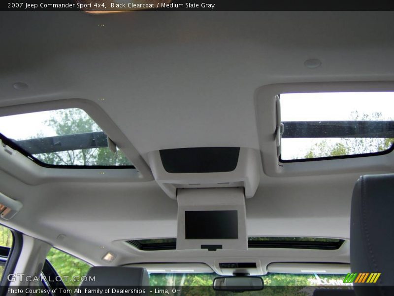Black Clearcoat / Medium Slate Gray 2007 Jeep Commander Sport 4x4