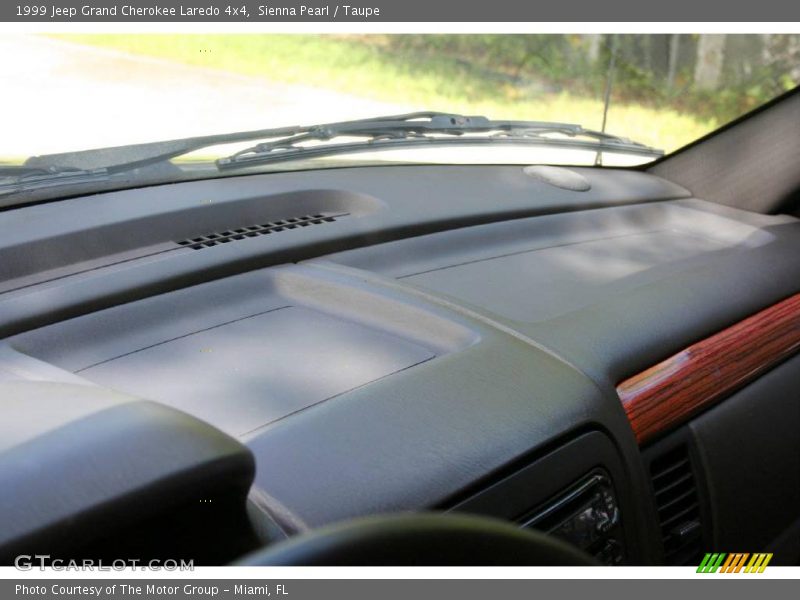 Sienna Pearl / Taupe 1999 Jeep Grand Cherokee Laredo 4x4