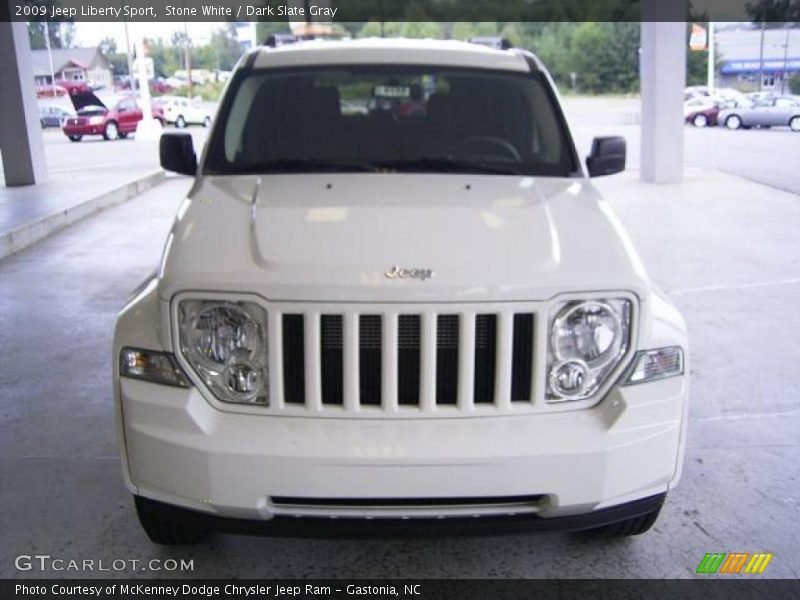 Stone White / Dark Slate Gray 2009 Jeep Liberty Sport