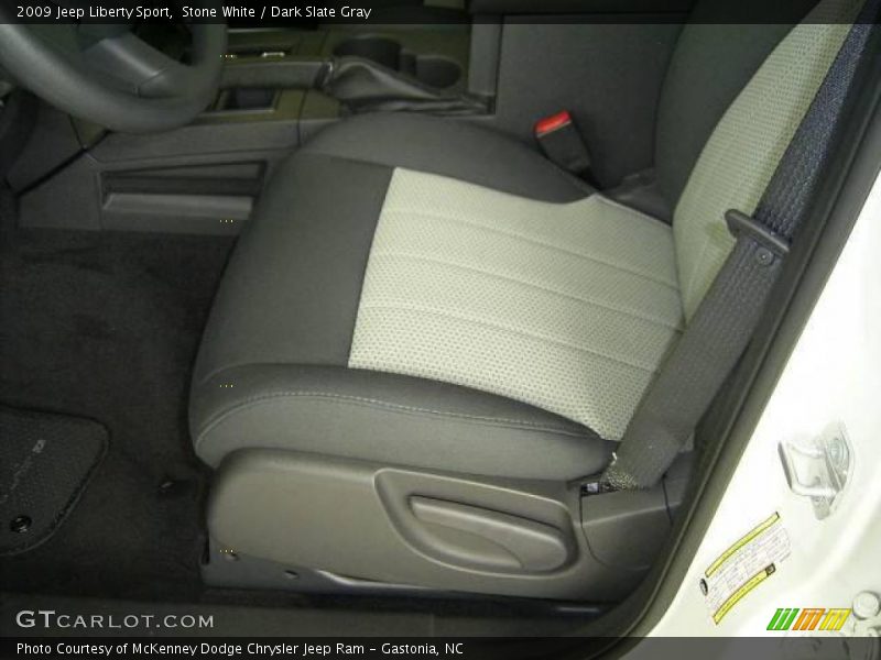 Stone White / Dark Slate Gray 2009 Jeep Liberty Sport