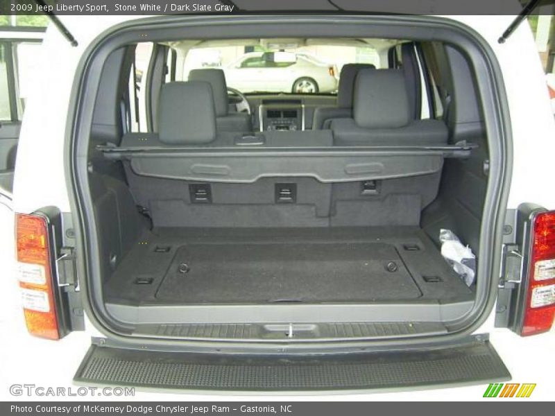 Stone White / Dark Slate Gray 2009 Jeep Liberty Sport