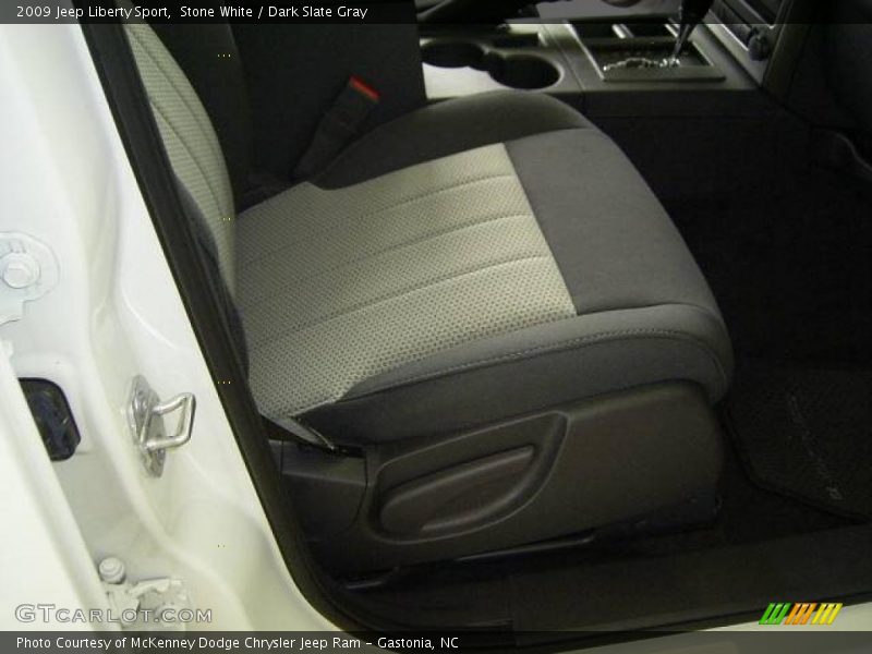 Stone White / Dark Slate Gray 2009 Jeep Liberty Sport