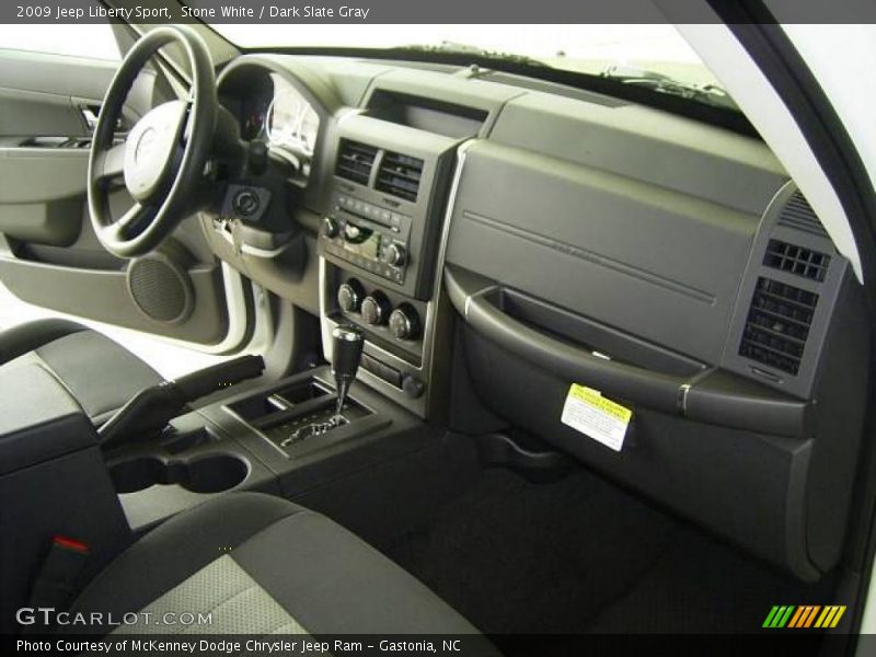 Stone White / Dark Slate Gray 2009 Jeep Liberty Sport