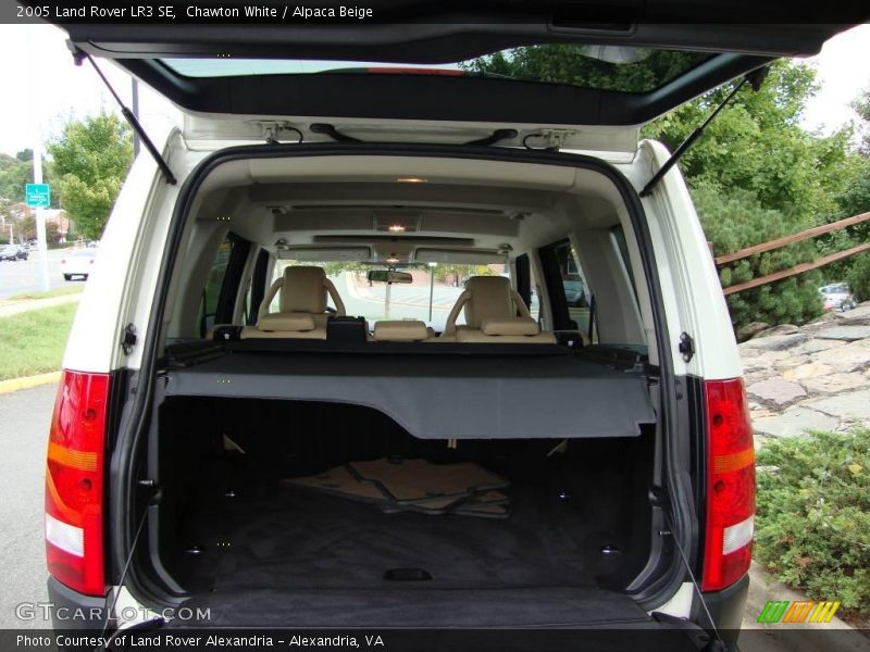 Chawton White / Alpaca Beige 2005 Land Rover LR3 SE