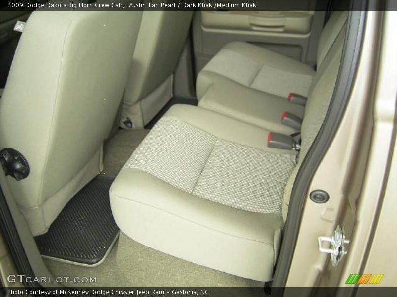 Austin Tan Pearl / Dark Khaki/Medium Khaki 2009 Dodge Dakota Big Horn Crew Cab