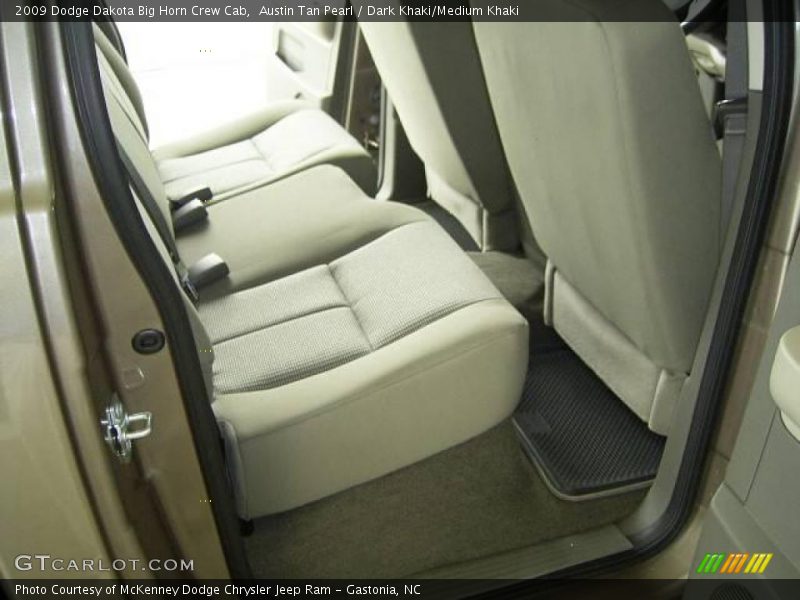 Austin Tan Pearl / Dark Khaki/Medium Khaki 2009 Dodge Dakota Big Horn Crew Cab
