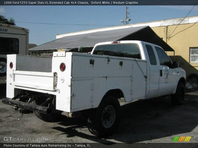 Oxford White / Medium Graphite 1999 Ford F250 Super Duty XL Extended Cab 4x4 Chassis