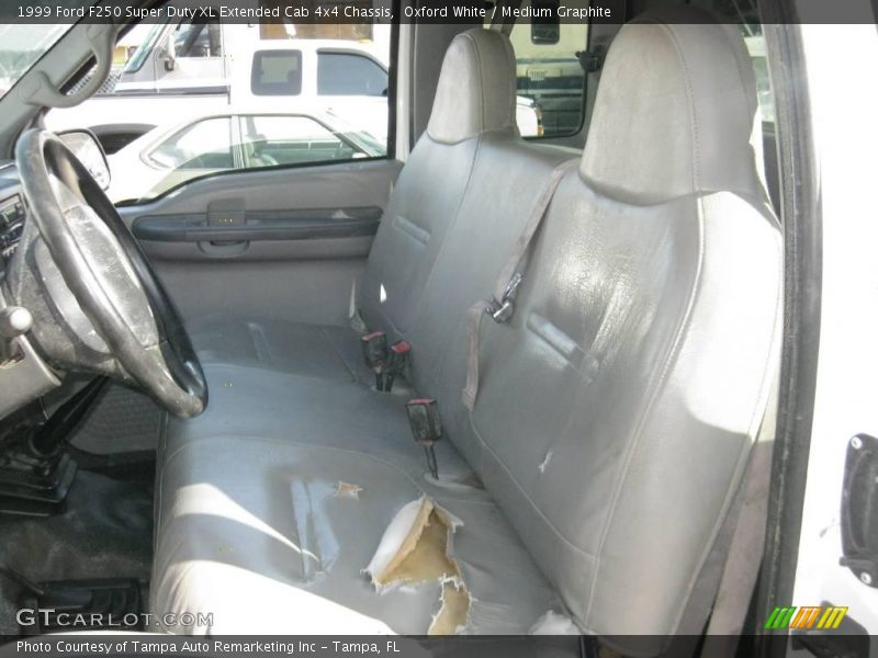 Oxford White / Medium Graphite 1999 Ford F250 Super Duty XL Extended Cab 4x4 Chassis
