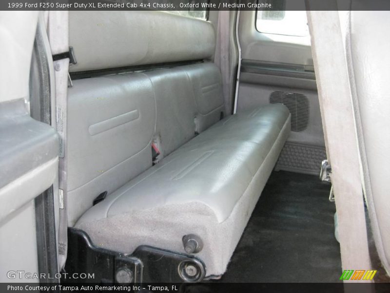 Oxford White / Medium Graphite 1999 Ford F250 Super Duty XL Extended Cab 4x4 Chassis