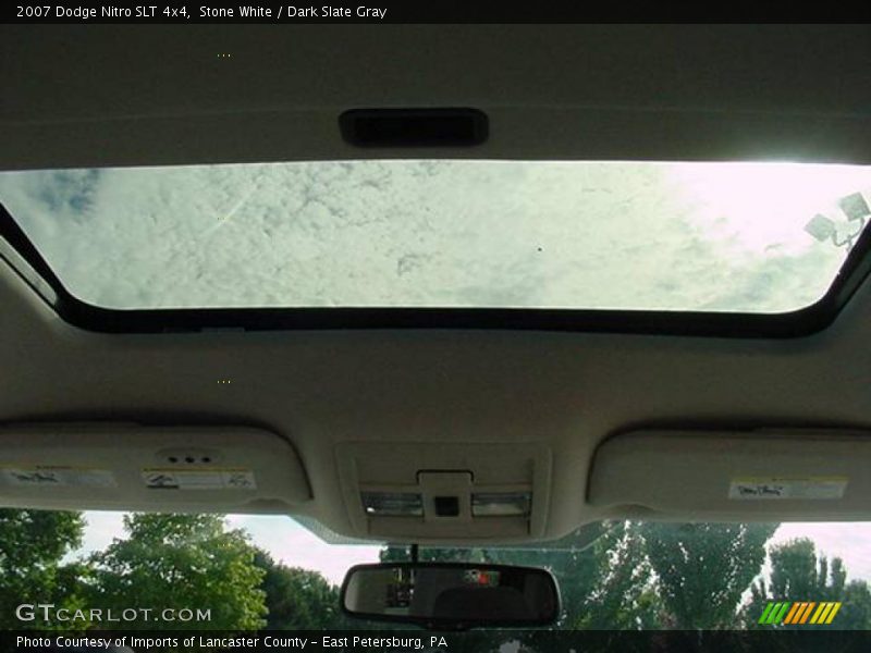 Stone White / Dark Slate Gray 2007 Dodge Nitro SLT 4x4