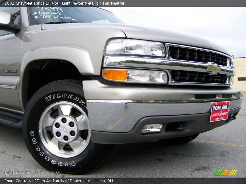 Light Pewter Metallic / Tan/Neutral 2002 Chevrolet Tahoe LT 4x4