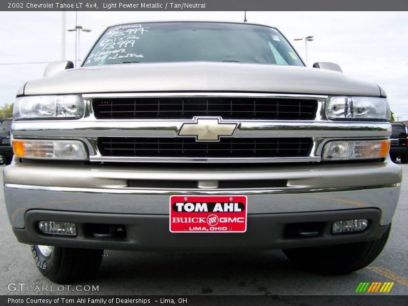 Light Pewter Metallic / Tan/Neutral 2002 Chevrolet Tahoe LT 4x4