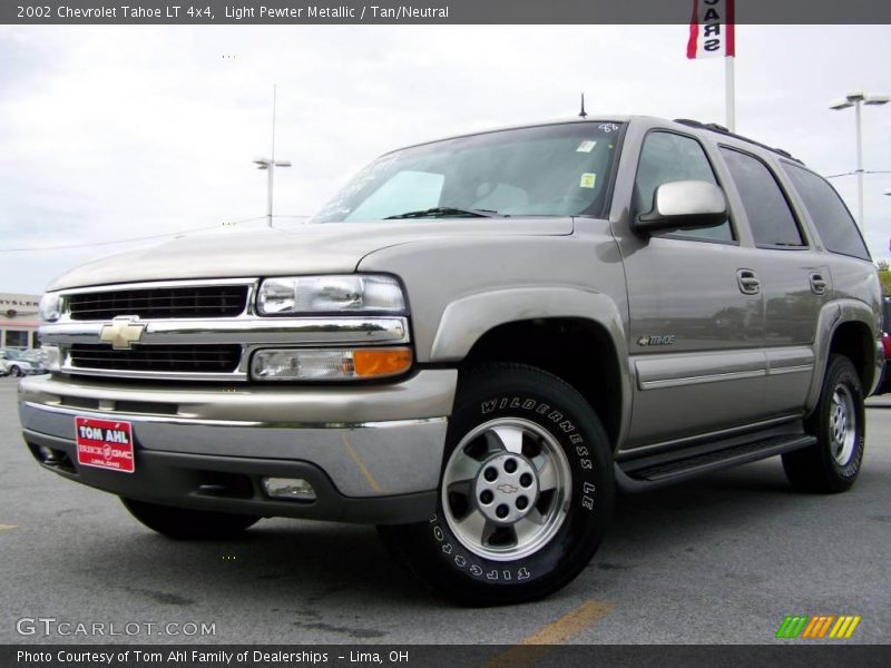 Light Pewter Metallic / Tan/Neutral 2002 Chevrolet Tahoe LT 4x4