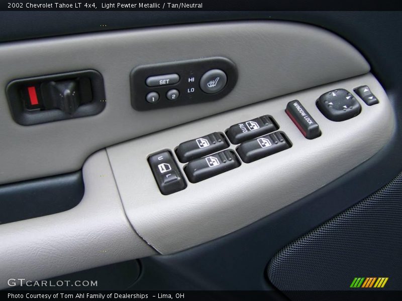 Light Pewter Metallic / Tan/Neutral 2002 Chevrolet Tahoe LT 4x4