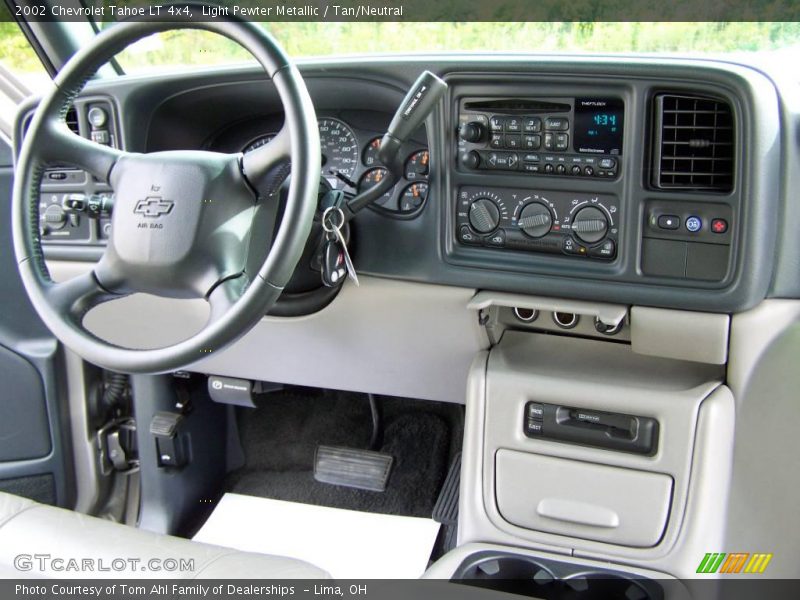 Light Pewter Metallic / Tan/Neutral 2002 Chevrolet Tahoe LT 4x4