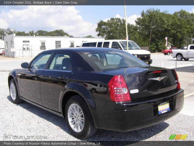 Brilliant Black / Dark Slate Gray 2009 Chrysler 300