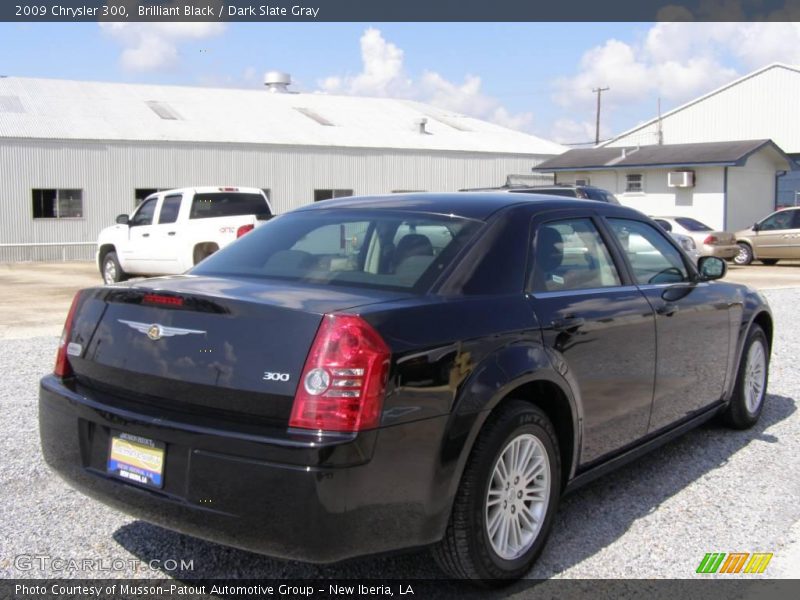 Brilliant Black / Dark Slate Gray 2009 Chrysler 300