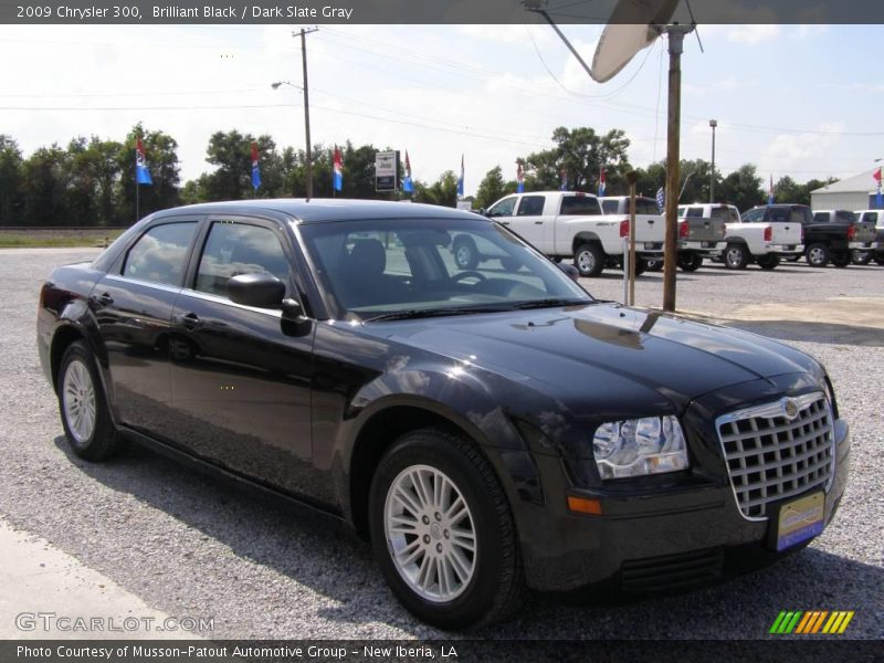 Brilliant Black / Dark Slate Gray 2009 Chrysler 300