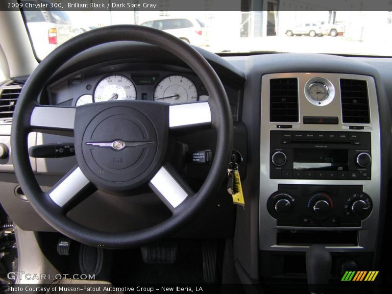 Brilliant Black / Dark Slate Gray 2009 Chrysler 300