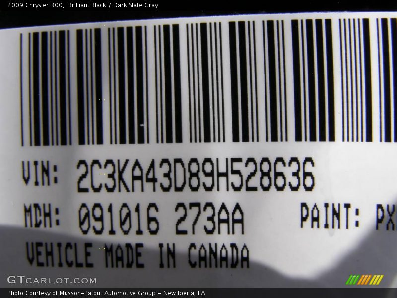 Brilliant Black / Dark Slate Gray 2009 Chrysler 300