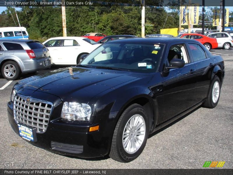 Brilliant Black / Dark Slate Gray 2009 Chrysler 300