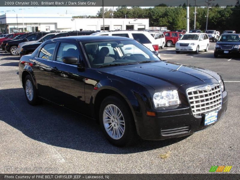 Brilliant Black / Dark Slate Gray 2009 Chrysler 300