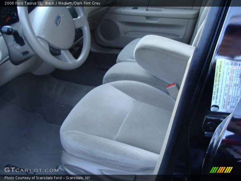 Black / Medium/Dark Flint Grey 2006 Ford Taurus SE
