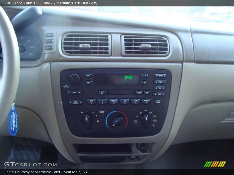 Black / Medium/Dark Flint Grey 2006 Ford Taurus SE