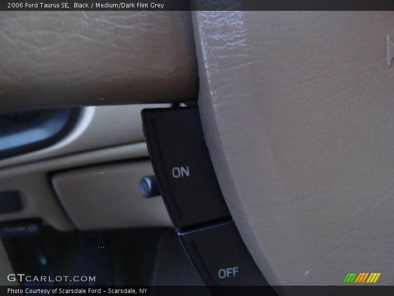Black / Medium/Dark Flint Grey 2006 Ford Taurus SE