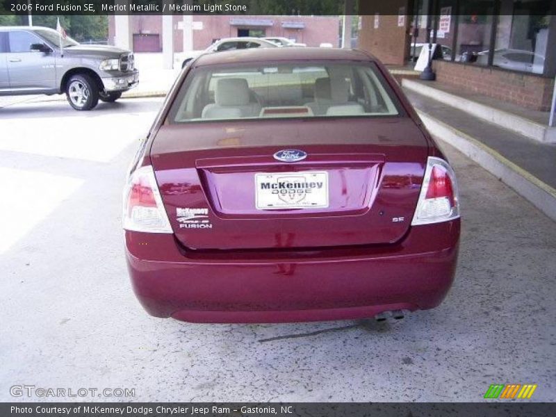 Merlot Metallic / Medium Light Stone 2006 Ford Fusion SE