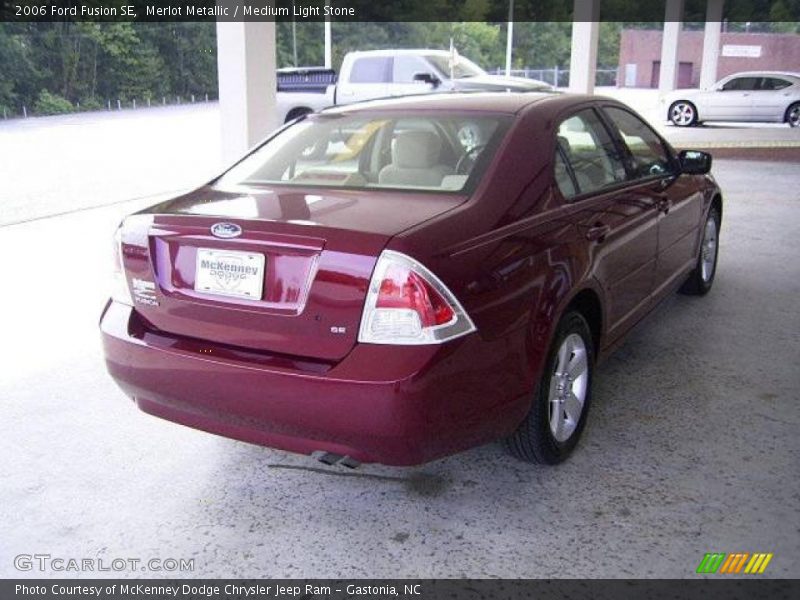 Merlot Metallic / Medium Light Stone 2006 Ford Fusion SE