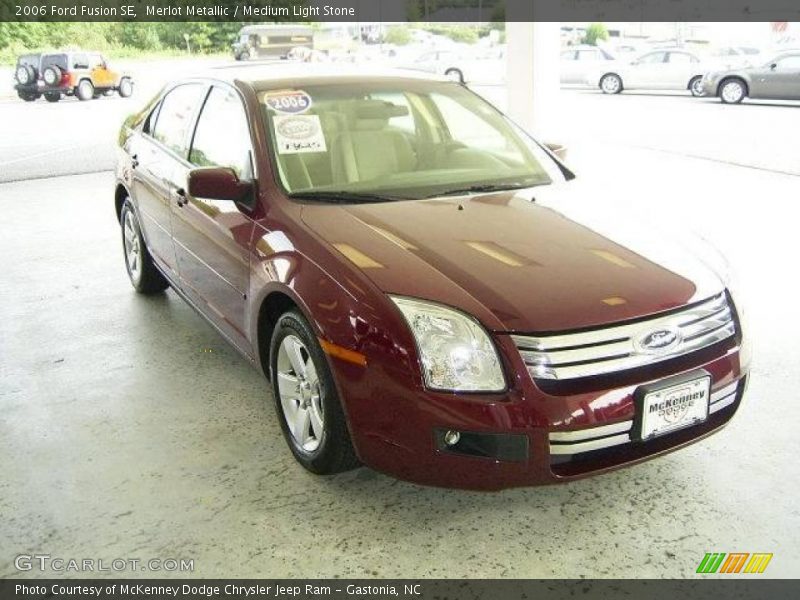 Merlot Metallic / Medium Light Stone 2006 Ford Fusion SE
