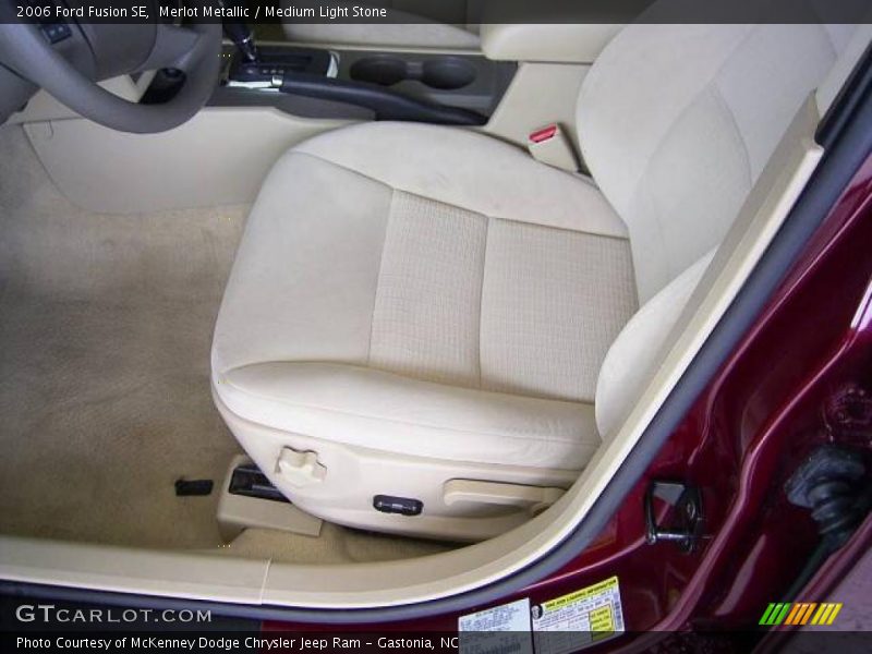 Merlot Metallic / Medium Light Stone 2006 Ford Fusion SE