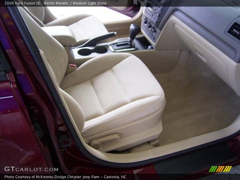 Merlot Metallic / Medium Light Stone 2006 Ford Fusion SE