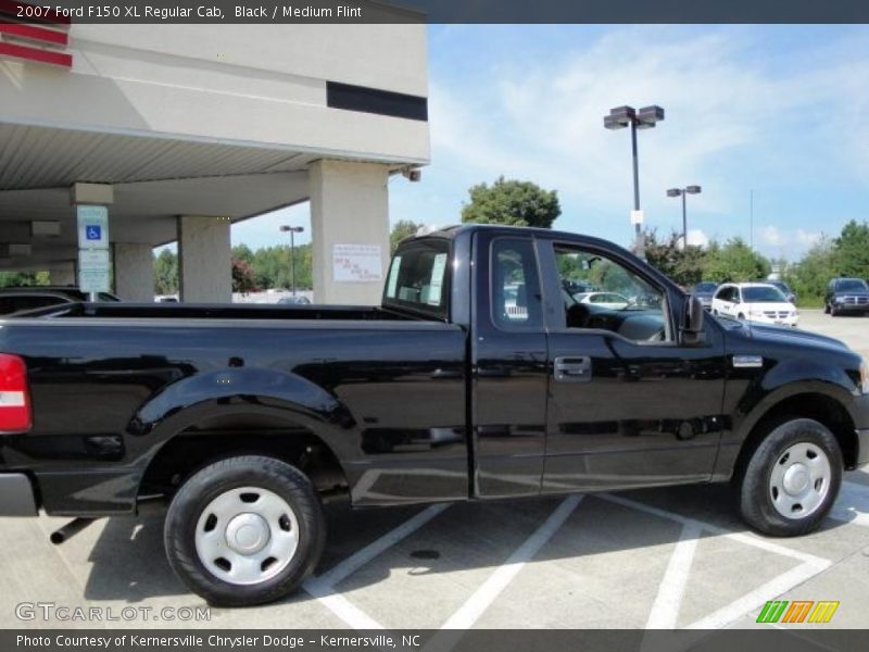 Black / Medium Flint 2007 Ford F150 XL Regular Cab