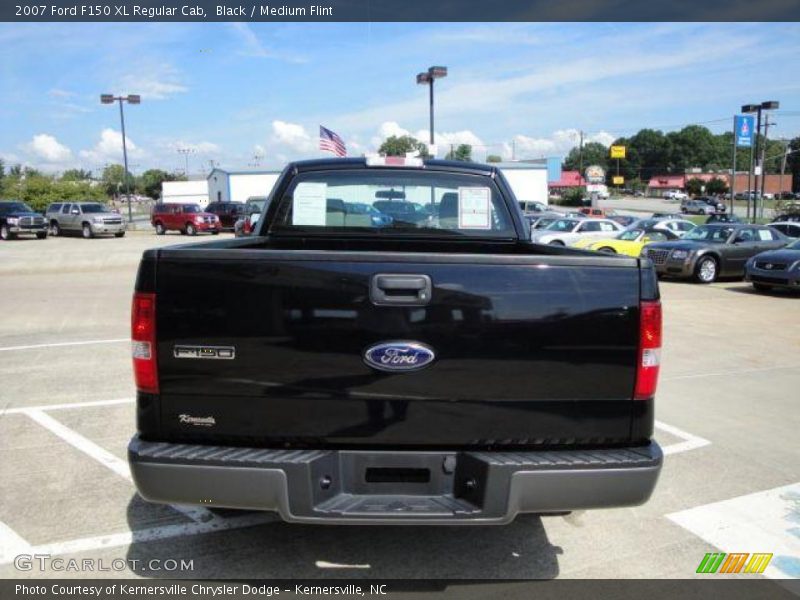 Black / Medium Flint 2007 Ford F150 XL Regular Cab