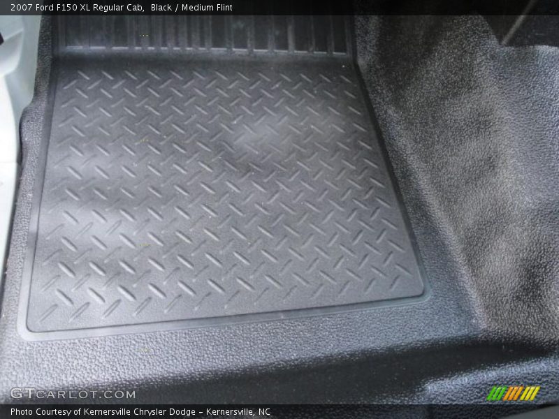 Black / Medium Flint 2007 Ford F150 XL Regular Cab