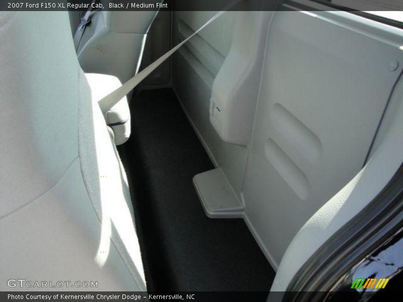 Black / Medium Flint 2007 Ford F150 XL Regular Cab