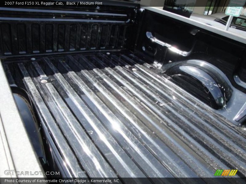 Black / Medium Flint 2007 Ford F150 XL Regular Cab