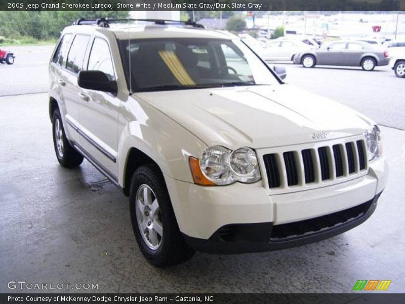 Stone White / Medium Slate Gray/Dark Slate Gray 2009 Jeep Grand Cherokee Laredo