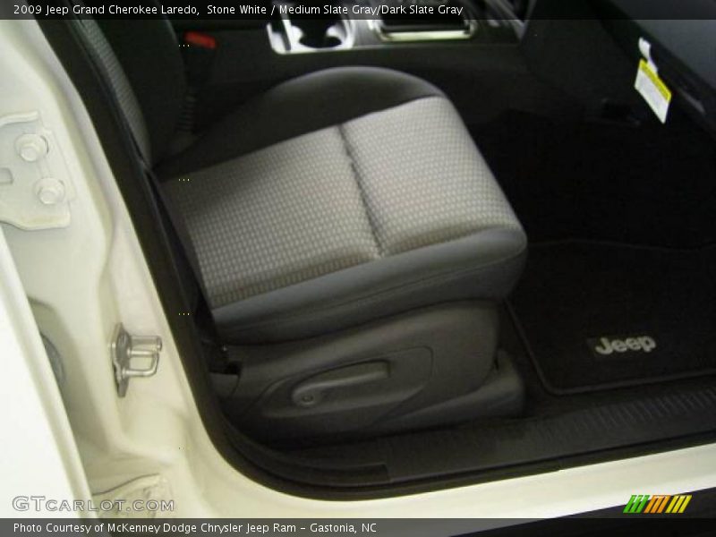 Stone White / Medium Slate Gray/Dark Slate Gray 2009 Jeep Grand Cherokee Laredo