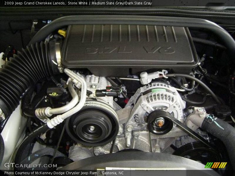 Stone White / Medium Slate Gray/Dark Slate Gray 2009 Jeep Grand Cherokee Laredo