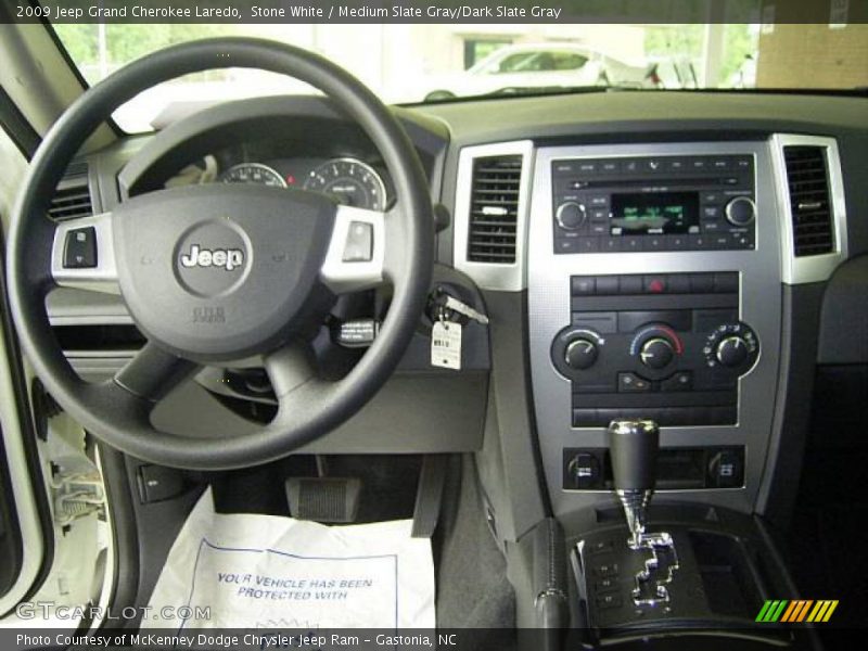 Stone White / Medium Slate Gray/Dark Slate Gray 2009 Jeep Grand Cherokee Laredo