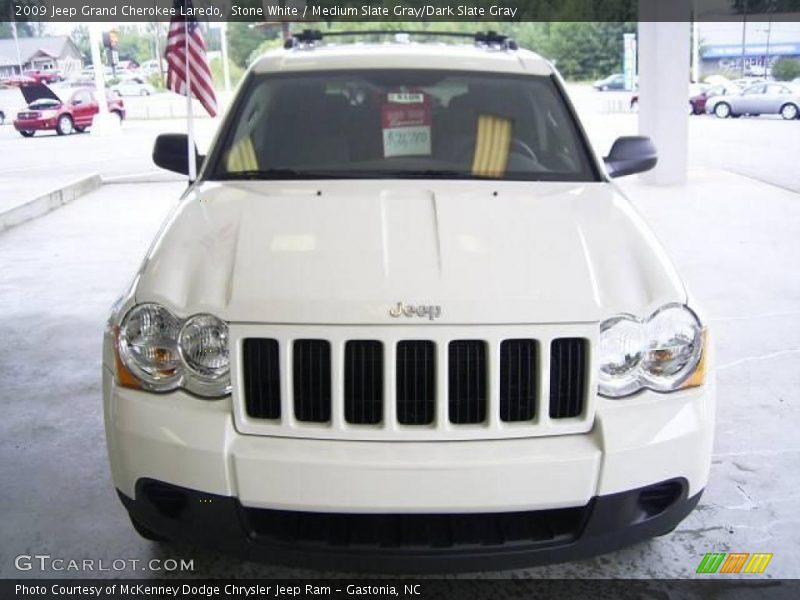 Stone White / Medium Slate Gray/Dark Slate Gray 2009 Jeep Grand Cherokee Laredo